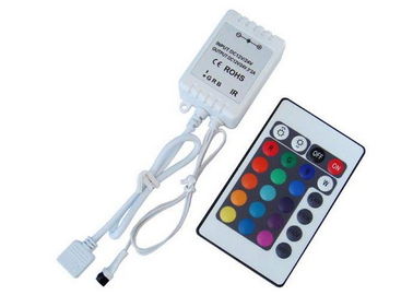 Porcellana 24 colori chiave di IR che cambiano il regolatore principale RGB con la batteria 3 di Li incanalano il CE/RoHS fornitore